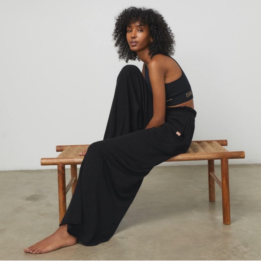 LUNYA Cozy Cotton Silk Relaxed Ankle Pants in Black (size L)